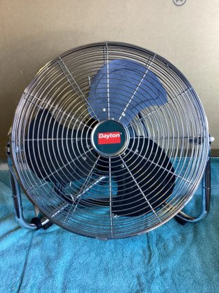 Ventilador Dayton Metálico Plateado