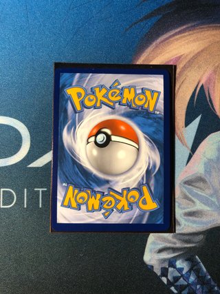 Carta Pokémon Urshifu Golpe Fluido VMAX