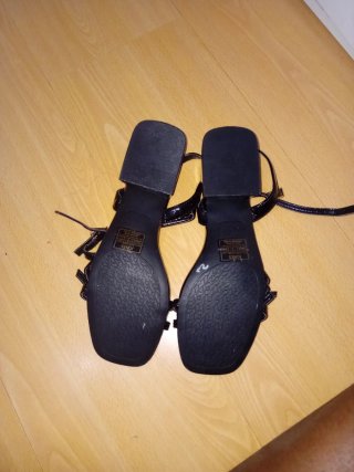 Sandalias de tacón Jones New York negras