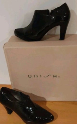 Botines de charol negros mujer