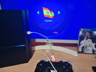 PS4 500GB + 2 MANDOS + FIFA 18