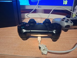PS4 500GB + 2 MANDOS + FIFA 18