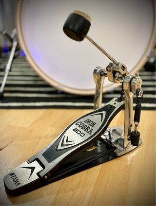 Pedal Bombo “TAMA Iron Cobra” HP200P