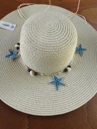 Sombrero de playa beige