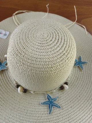 Sombrero de playa beige