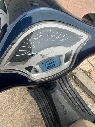 Vespa Primavera Azul marino