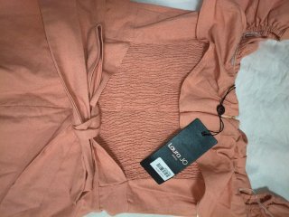 Vestido rosa con volantes