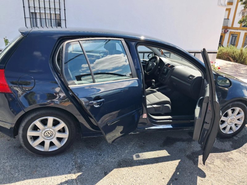 Volkswagen Golf 2005 - foto 1