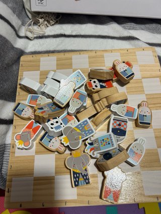 Ajedrez infantil madera SIN USO