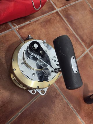 Carrete Shimano Tiagra 130 lb Atún