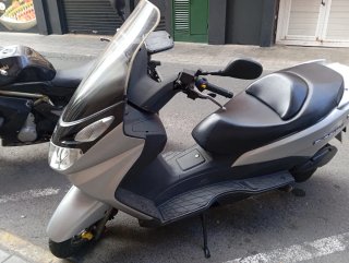 Suzuki Burgman UH 125 - Maxi Scooter
