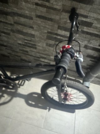 Bicicleta BMX negra
