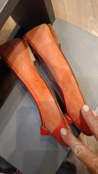Manoletinas coral con detalle
