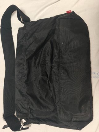 Bolso bandolera Levis negro