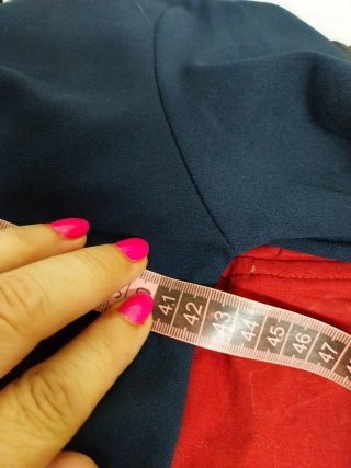 Vestido negro mangas volantes