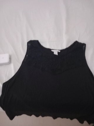 Camiseta sin mangas con encaje