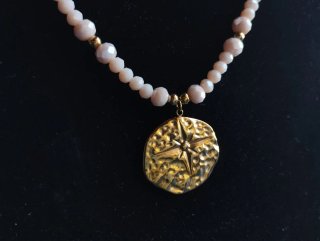 Choker Handmade Rosa Cipria con Rosa dei Venti