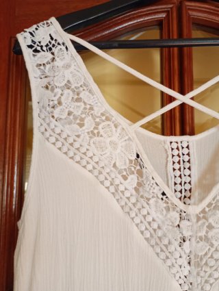Top blanco con encaje talla L