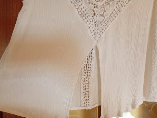 Top blanco con encaje talla L