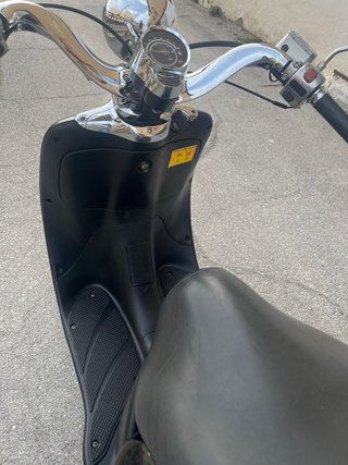 Aprilia Custom 125cc Scooter Negra
