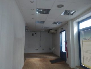 Local comercial 120 metros a dos calles