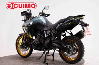 SUZUKI V-STROM 800