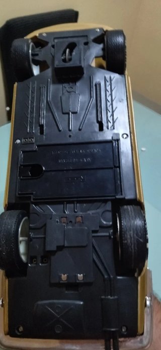Coche Radio Control Monocanal Dorado