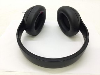 diadema beats studio pro