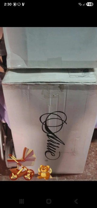 Cochecito de bebé nuevo en caja