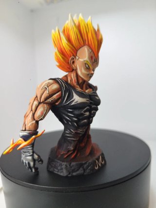 Figura Majin Vegeta Repintada a Mano