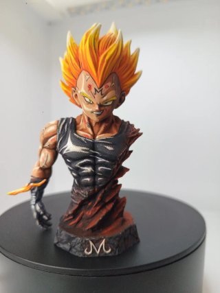 Figura Majin Vegeta Repintada a Mano
