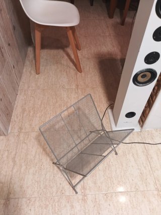Revistero Metálico Gris