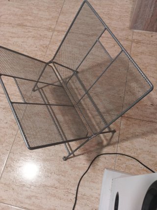 Revistero Metálico Gris