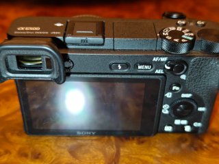 Sony Alpha a6500 + 5 Baterías Como nuevo