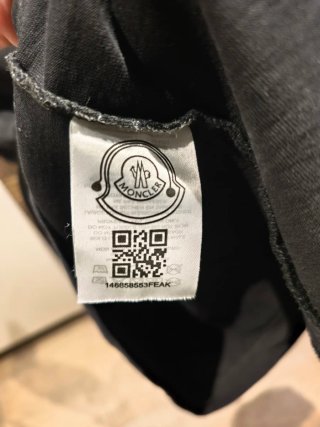 Camiseta Moncler Negra Logo Pixelado Talla M