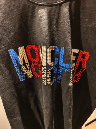 Camiseta Moncler Negra Logo Pixelado Talla M