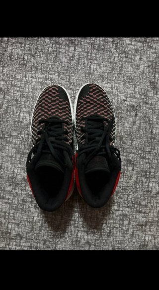 Zapatillas Nike Baloncesto Rojas y Negras
