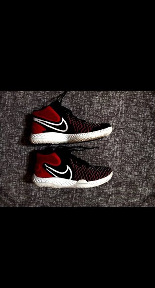 Zapatillas Nike Baloncesto Rojas y Negras