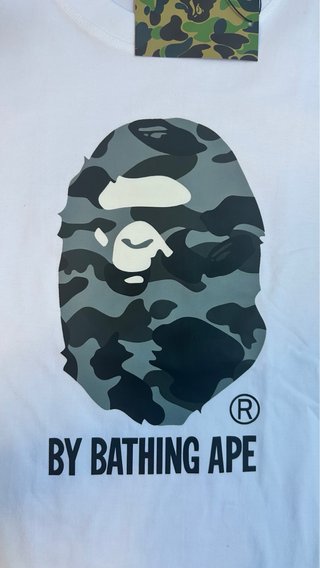 Camiseta BAPE Gris y Blanca Talla S