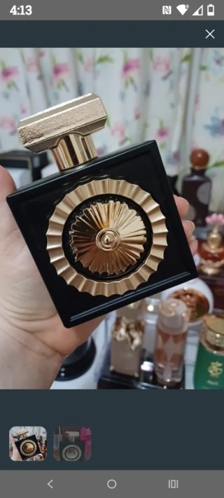 Perfume Nebras Mujer Negro y Dorado está nuevo