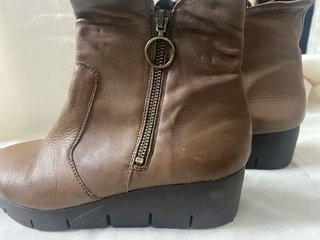 Botines piel marrón suave