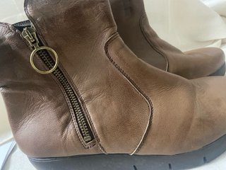 Botines piel marrón suave
