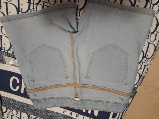 Dos pantalones cortos vaqueros