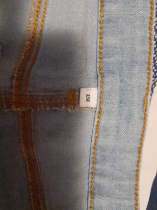 Dos pantalones cortos vaqueros