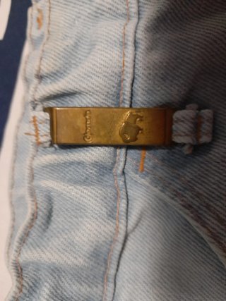 Dos pantalones cortos vaqueros