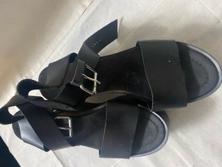 Sandalias de plataforma negras