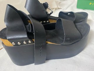 Sandalias de plataforma negras