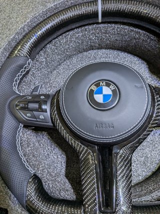Volante BMW M Performance Carbono Branco