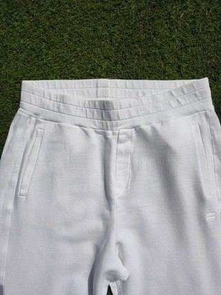 Conjunto top cuadros y pantalón blanco ancho