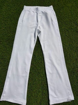 Conjunto top cuadros y pantalón blanco ancho